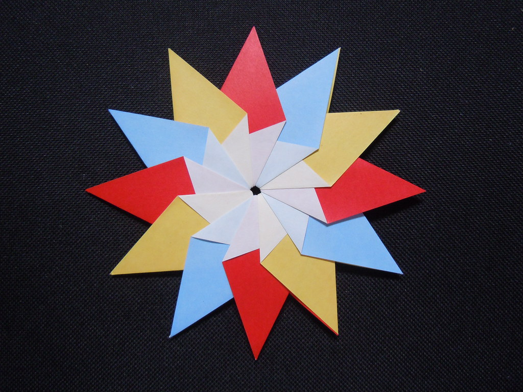 Easy Modular Origami 12 Pointed Easy Modular Star 3 Front Only One Fold For Flickr