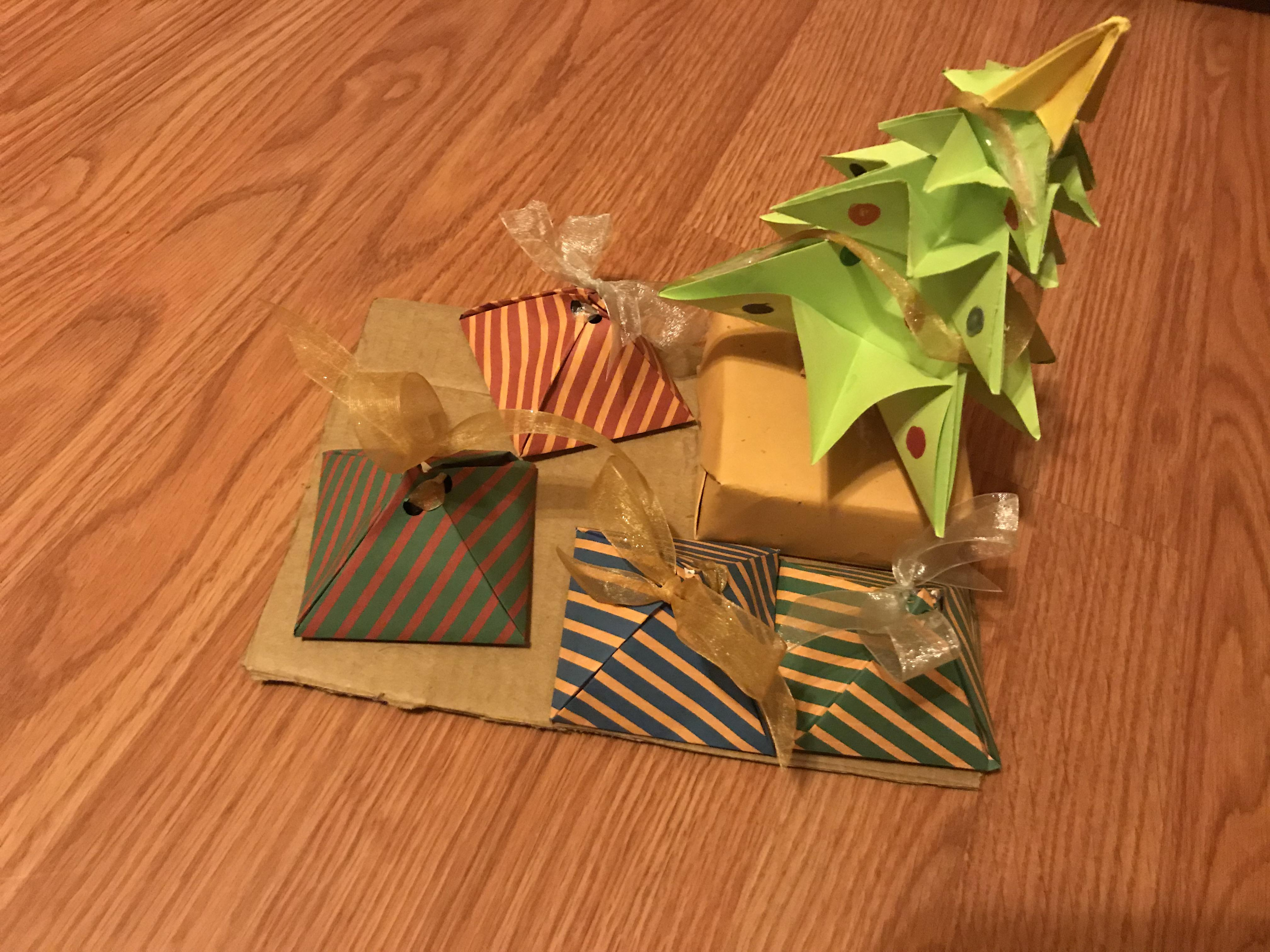 Gift Wrapping Origami Origami Christmas Gift Wrapping For My Fianc Presents Under The