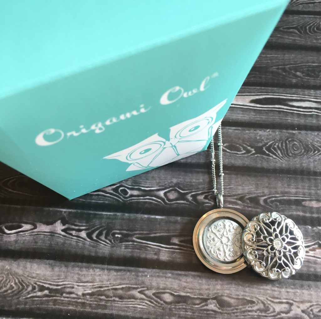 How Many Charms Fit In An Origami Owl Locket Origami Owl Moodology Sentiments Collections Crunchy Beach Mama