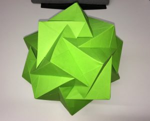 How To Fold Origami Cube 921 Leong Chen Chits 20 Intersecting Cubes Setting The Crease