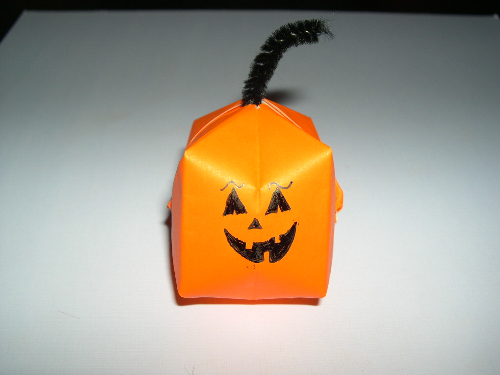 How To Make An Origami Pumpkin Origami Halloween Pumpkin Folding Instructions How To Make A