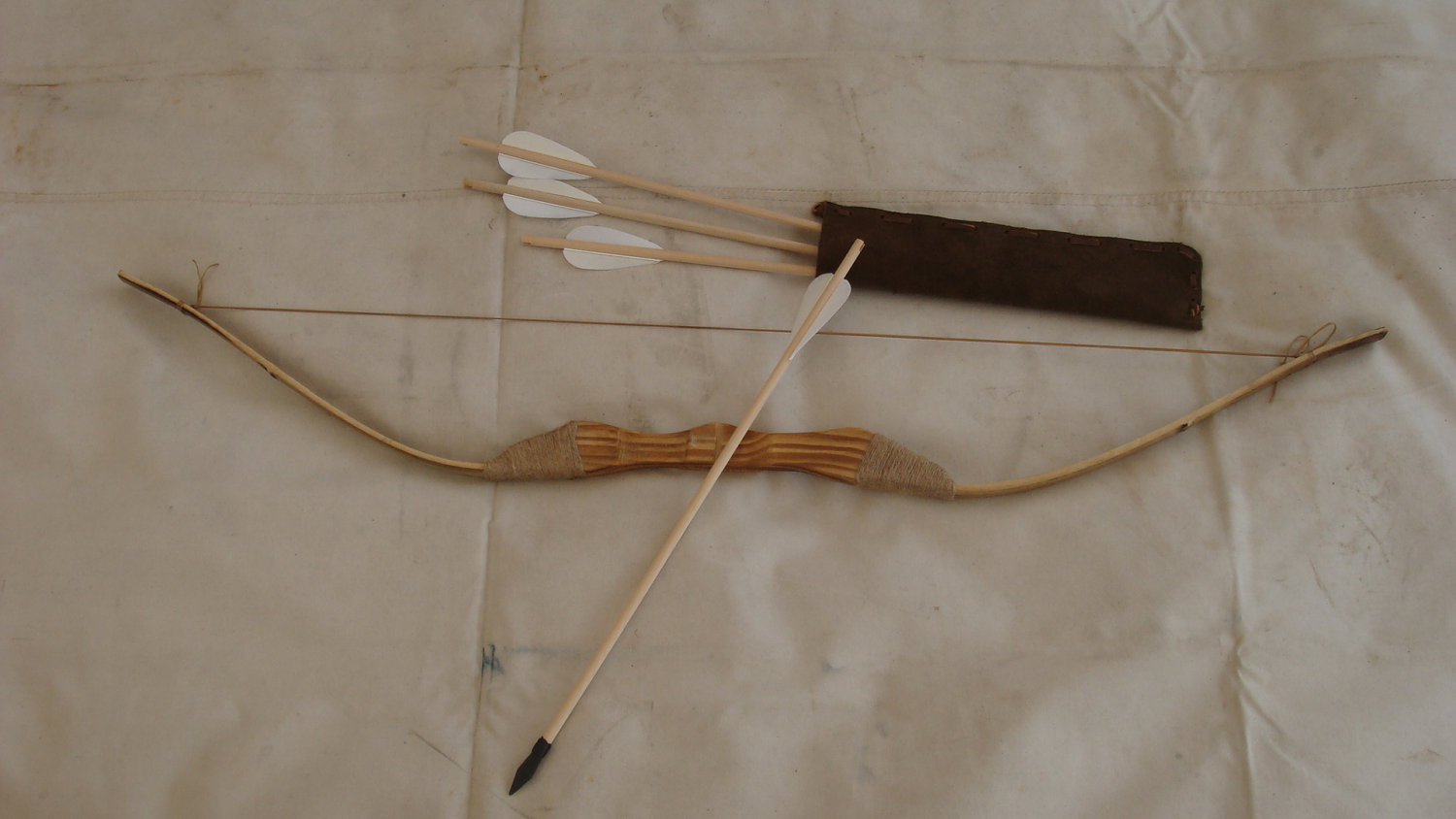 Origami Bow And Arrow Childrens Bamboo And Wood Bow And Arrow Set With 4 18 Arrows And Leather Quiver