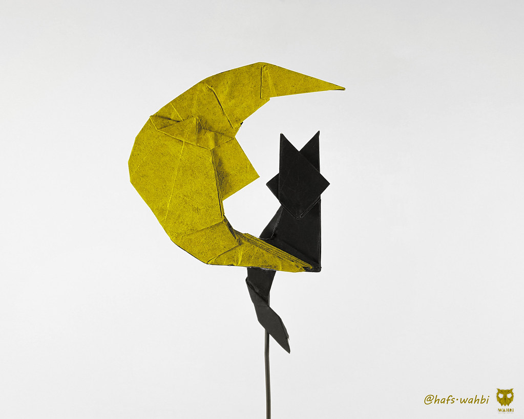 Origami Cat How To Crescent Origami Cat On Moon Hafs Wahbi Flickr