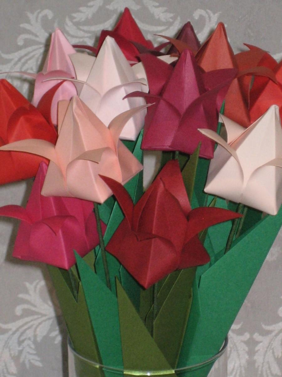 Origami Flower Stem Tulips Shades Of Red Origami Flower Arrangement 2595409 Weddbook