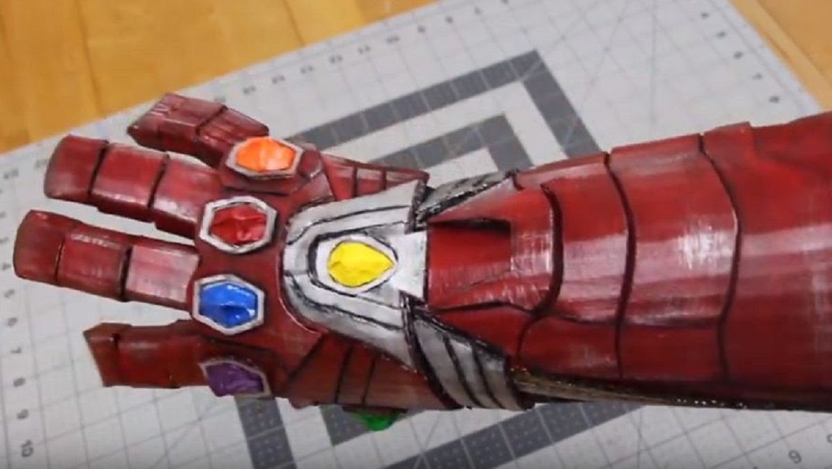 Origami Iron Man Glove How To Create Iron Mans Infinity Gauntlet Out Of Cardboard Nerdist