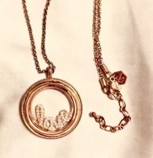 Origami Owl Complaints Origami Owl Floating Memories Rose Gold Necklace Charm Pendant W Insert Frame