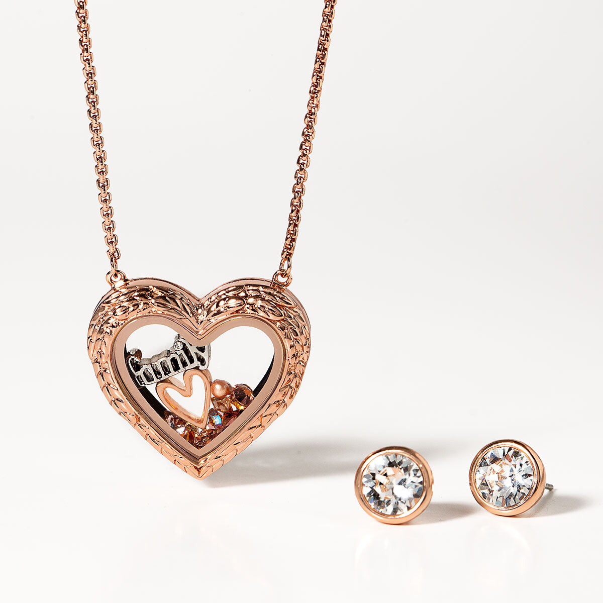 Origami Owl Over The Heart Chain Valentines Day Is A Season Clara Martinez Origami Owl