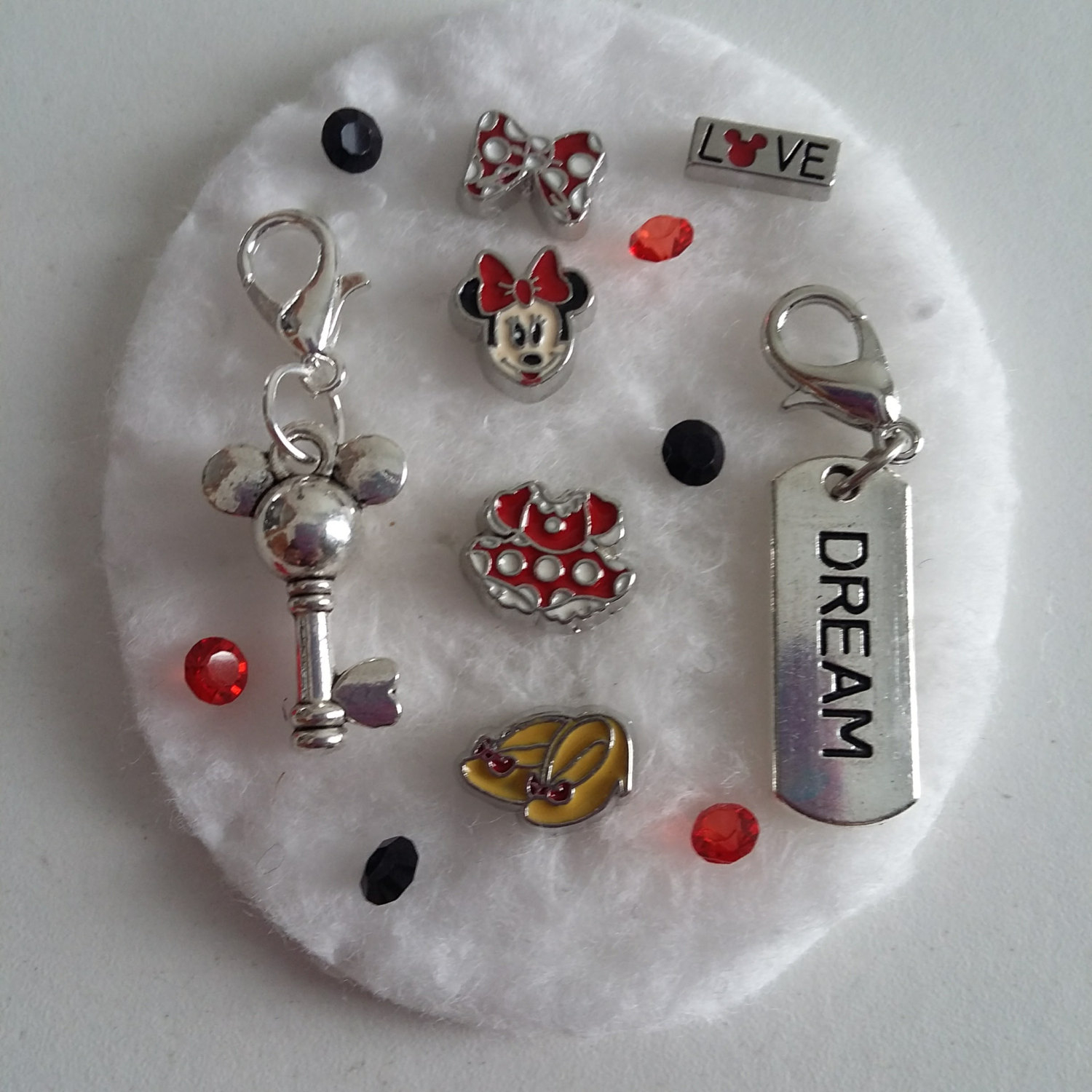 Origami Owl Tracking Who Doesnt Love Minnie Charm Collections Will Fit 30mm Lockets Including Origami Owl And South Hill Sent With Tracking Number