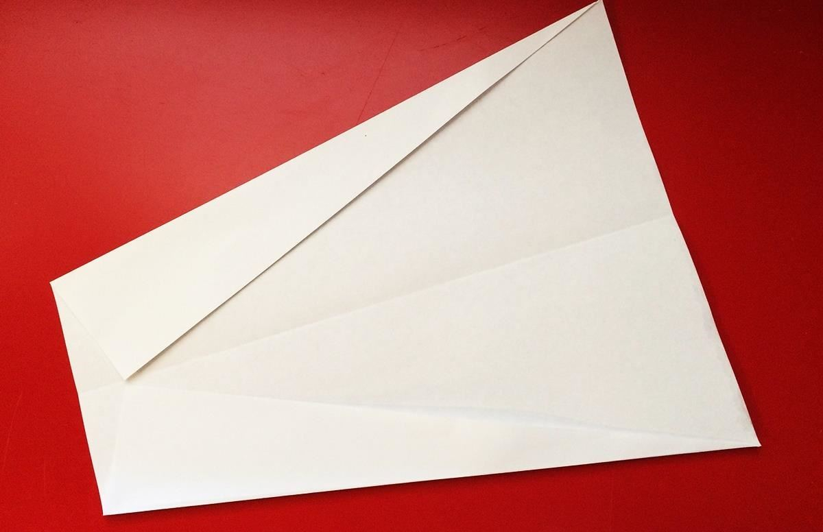 Worlds Best Origami How To Fold The Record Setting Glider Style Paper Airplane Guinness